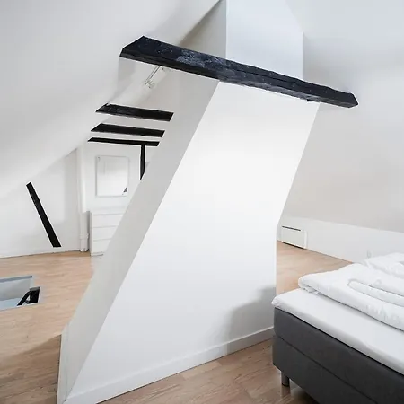 Charming 2-bed Duplex In Great Location
